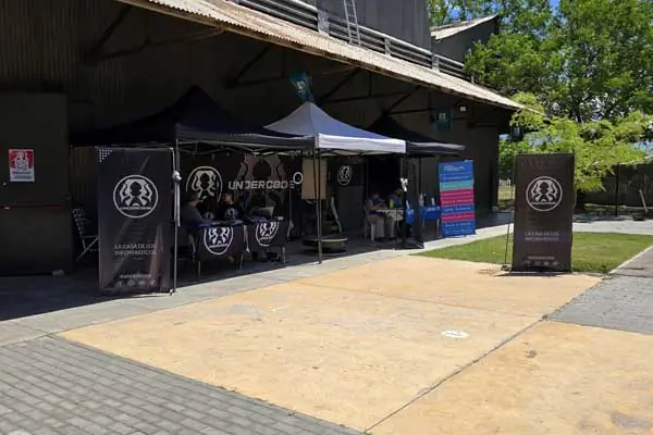 Stand de Underc0de en un evento tecnológico